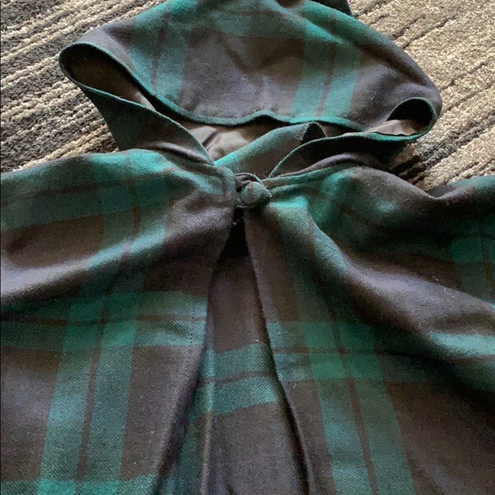 Irish cape - Picture 2 of 3